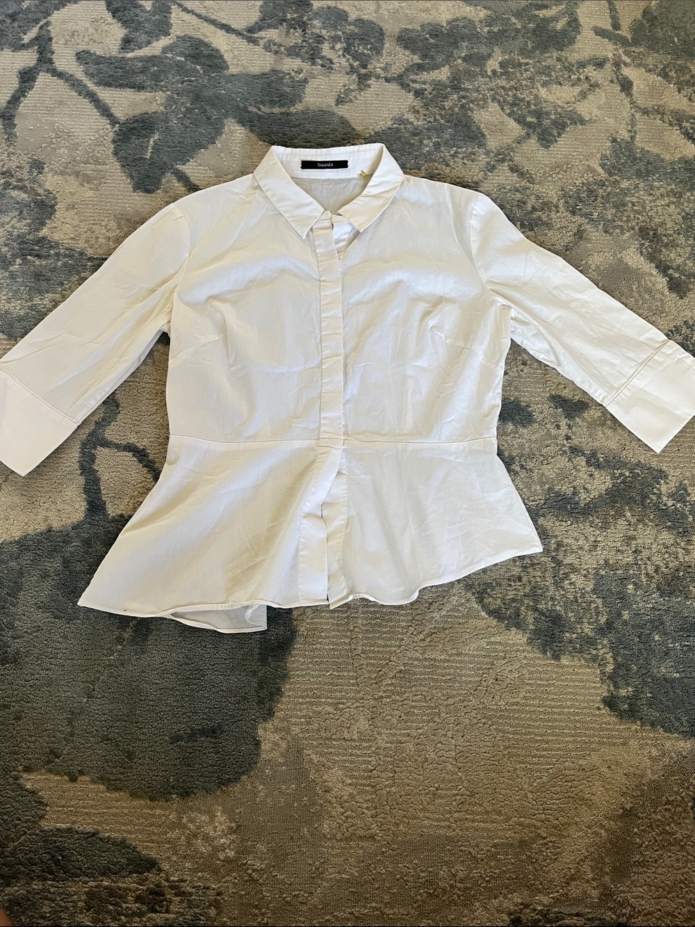 Tahari Ivory Button-Front Shirt